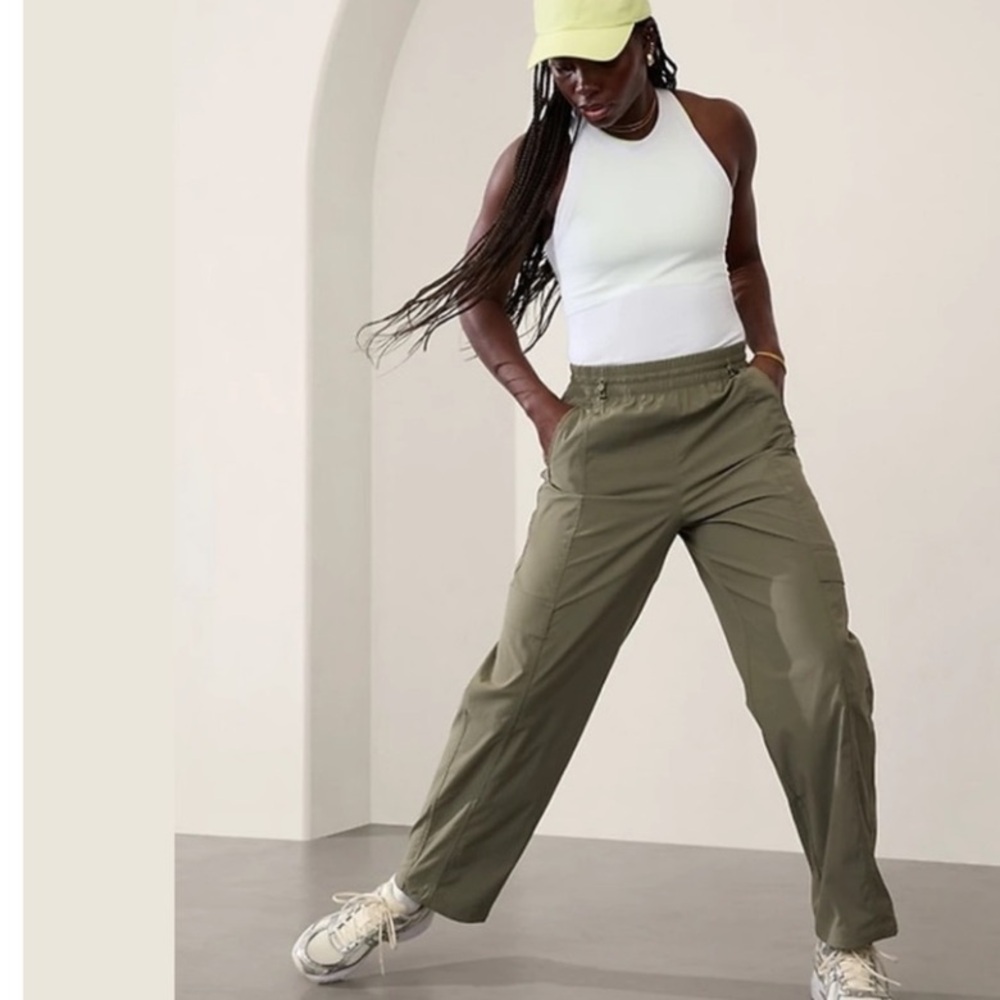 ATHLETA Cascade Cargo Poplin Pant Army Green Size S.